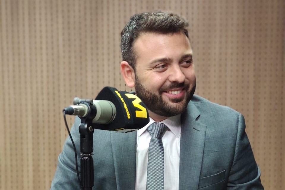 Na Rádio Metrópole: Rafael Figueiredo fala sobre Reforma Tributária e ação para reduzir imposto de combustíveis